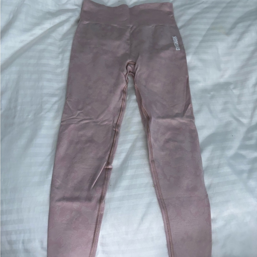 Light pink gymshark leggings